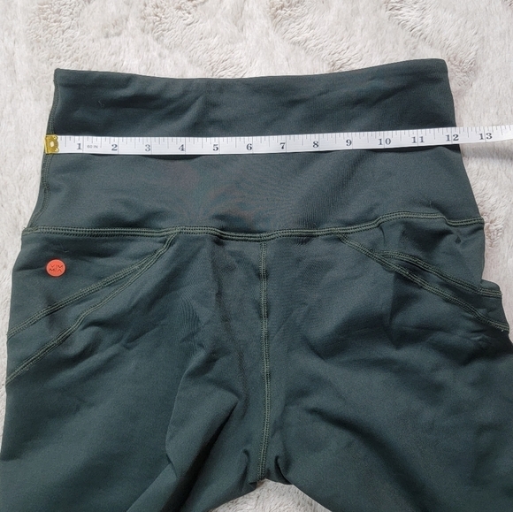 ✨️CL ViaMia Forest Green Black Mesh Accent Cropped Leggings Size S - Picture 13 of 14